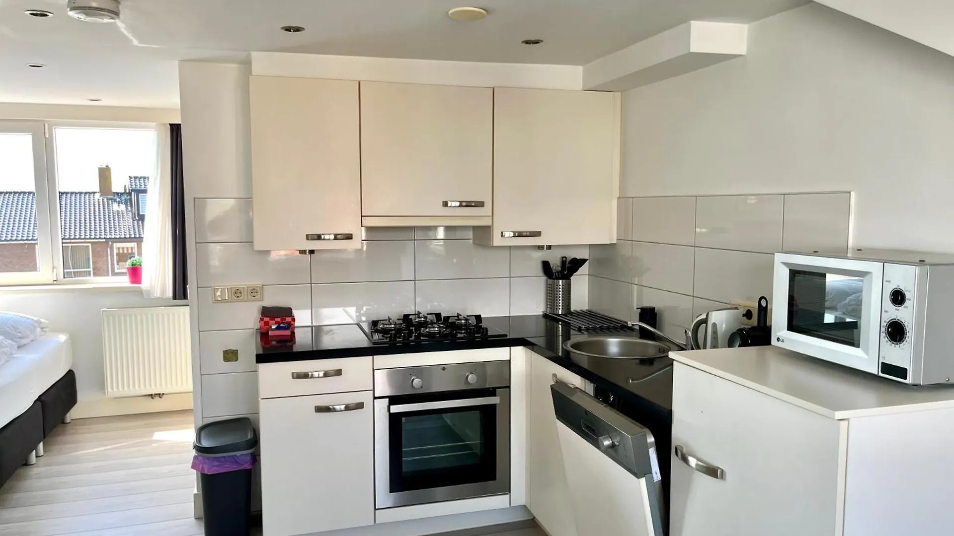 Hammond Studio Apartments Зандфорт