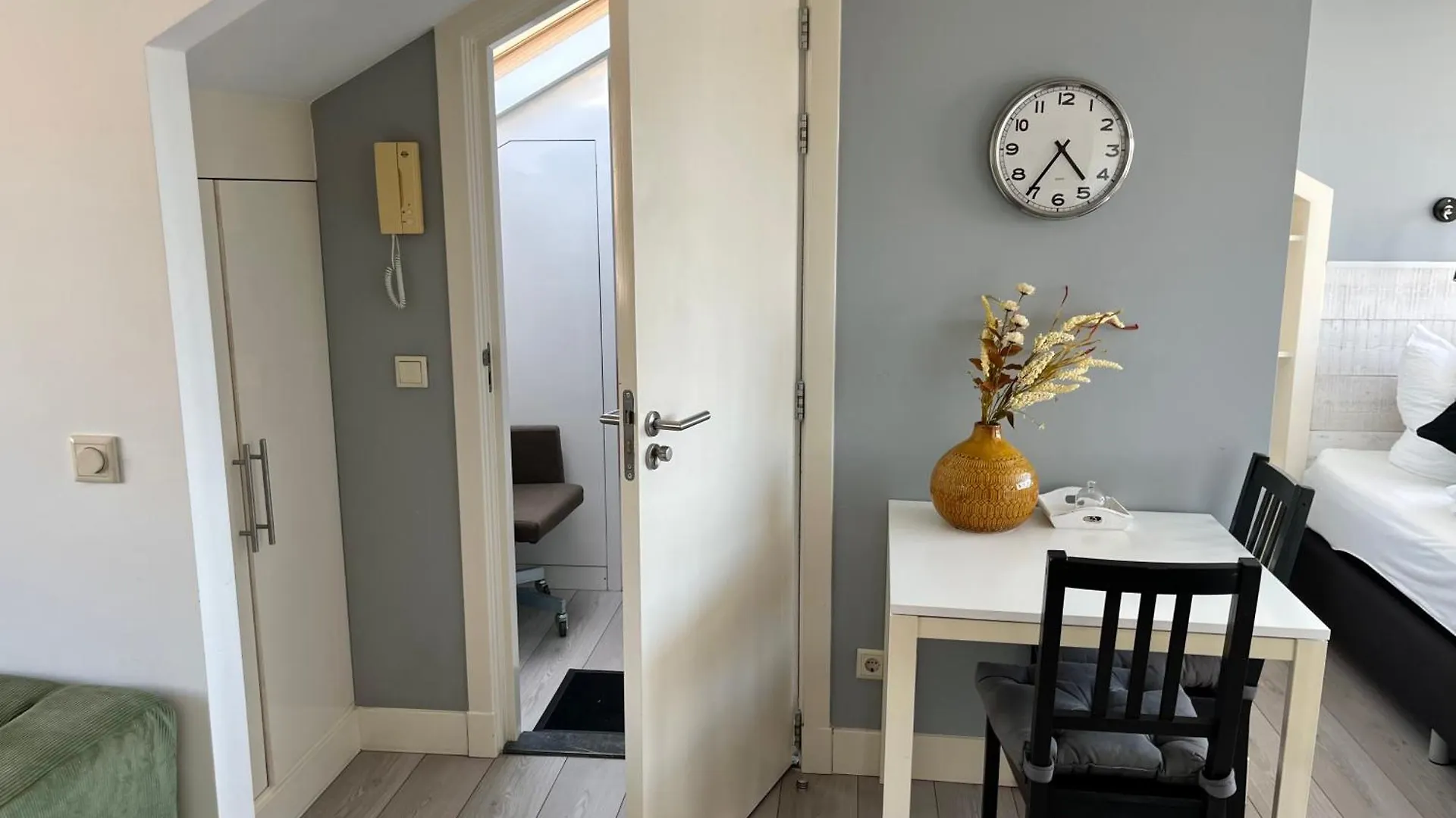 Hammond Studio Apartments Зандфорт Нидерланды